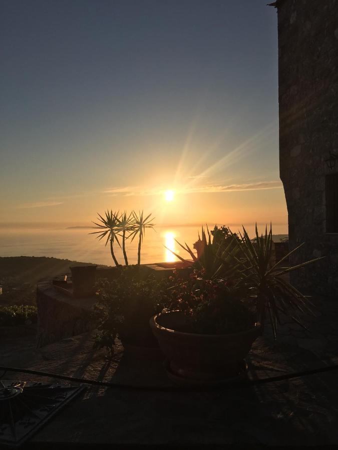 Πύργος Παραδοσιακός Με Μαγευτική Θέα - Villa Traditional Tower With Amazing Sea View Areopoli Eksteriør billede