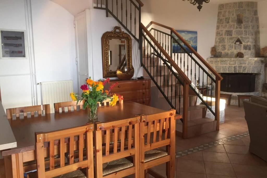 Πύργος Παραδοσιακός Με Μαγευτική Θέα - Villa Traditional Tower With Amazing Sea View Areopoli Eksteriør billede