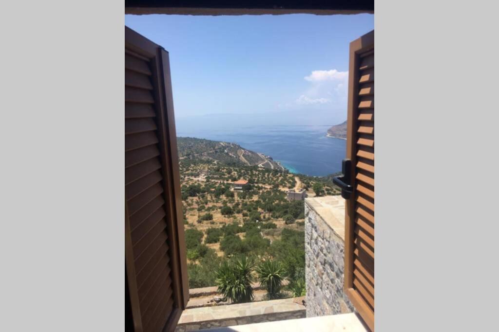 Πύργος Παραδοσιακός Με Μαγευτική Θέα - Villa Traditional Tower With Amazing Sea View Areopoli Eksteriør billede