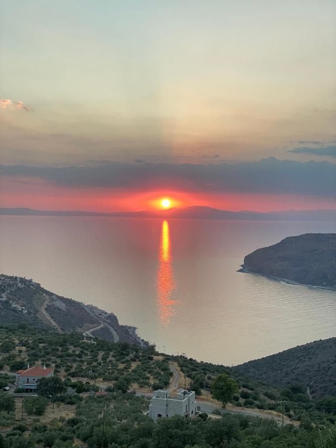 Πύργος Παραδοσιακός Με Μαγευτική Θέα - Villa Traditional Tower With Amazing Sea View Areopoli Eksteriør billede