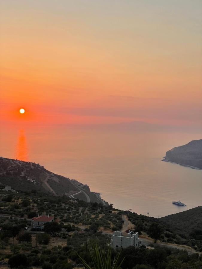 Πύργος Παραδοσιακός Με Μαγευτική Θέα - Villa Traditional Tower With Amazing Sea View Areopoli Eksteriør billede